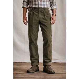 ORVIS M Supercord Corduroy wide wale Pants in an olive green color size 40 chino